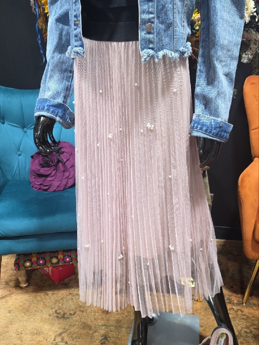Boutique Pleated Blush Midi Skirt with Pearl Detail - Picture 2 of 8